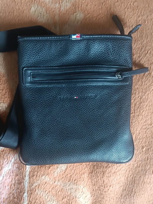 Tommy Hilfiger bag used, black