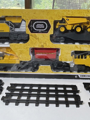 Caterpillar construction train new, electric with excavator and crane