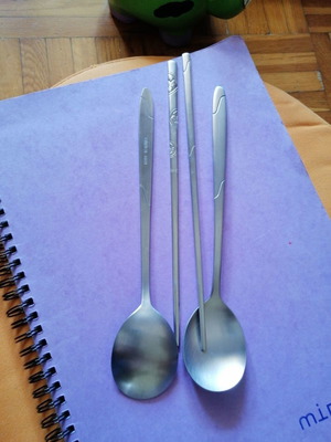 Σετ 2 κουτάλια και 3 ανοξείδωτα chopsticks καινούργιο