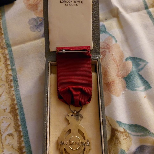 George I Order Medal like new, royal authentic