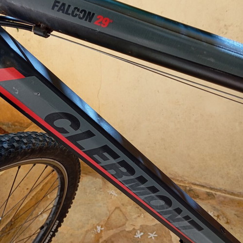 Clermont 29" Mountain Bike like new, 18-speed, front and rear lights