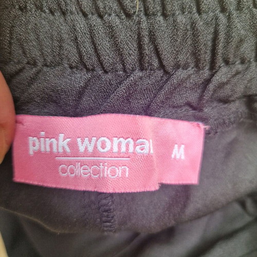 Pink Woman black cropped pants with stripe, like new