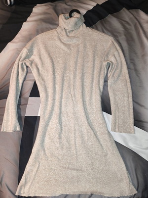 Turtleneck dress sweater beige used, one size