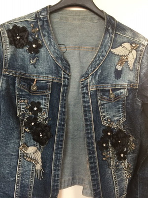 Τζιν μπουφάν μέγεθος M μεταχειρισμένο, μπλε με κεντήματα