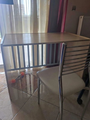 Children's desk like new