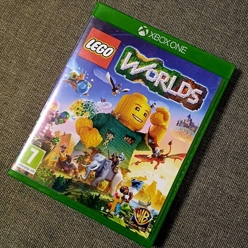 Lego Worlds Xbox One used in excellent condition