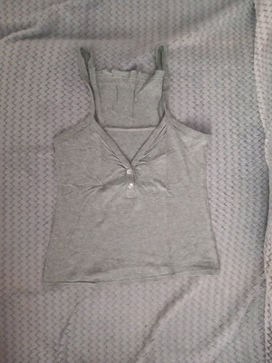 Women's blouse like new with nice details, sizes S and M
