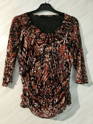 Blouse 3/4 sleeve printed brown black medium like new