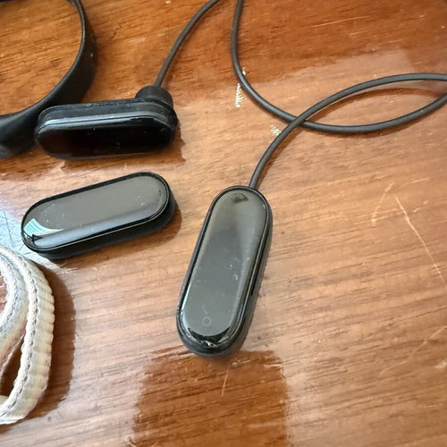 Smartwatches used, set of 3 with 5 straps and 2 chargers