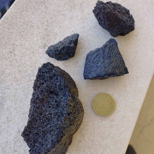 Lava pieces from Hawaii used, in very good condition
