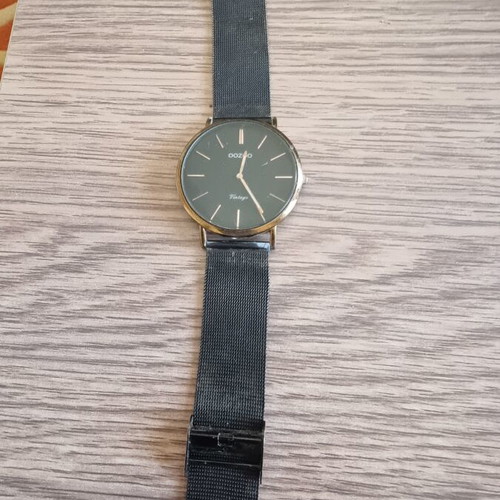 Oozoo Vintage Quartz Total Black Watch used with Mesh Bracelet