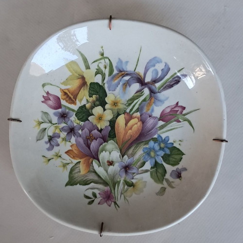 Weatherly England decorative wall plate 12.5 cm “Flowers”