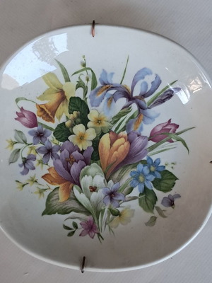 Weatherly England decorative wall plate 12.5 cm “Flowers”