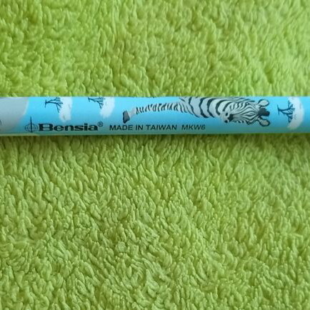 Kiky Happy Time notebook and Bensia mechanical pencil set