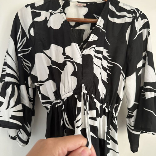 Black and white airy dress, elastic waist, length 140cm