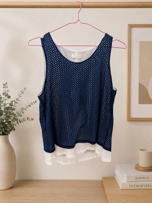 Matis top medium like new with lasercut design white and blue