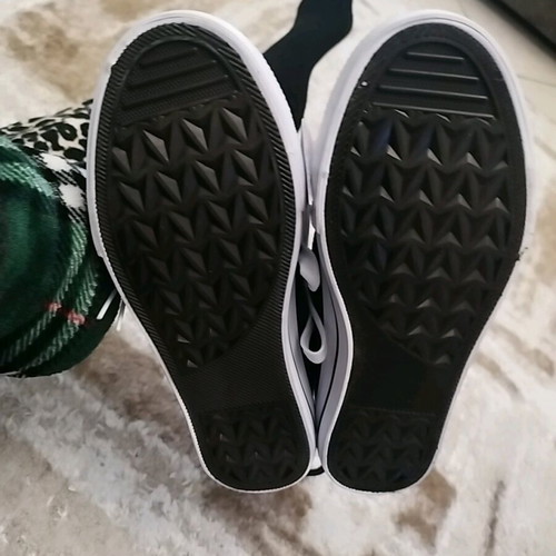 Sneakers new, size 39, black and white