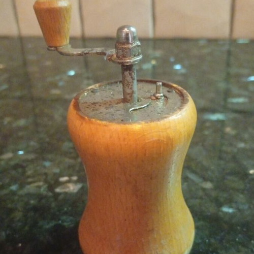 Pepper mill vintage 1950, used, beech wood hourglass shape