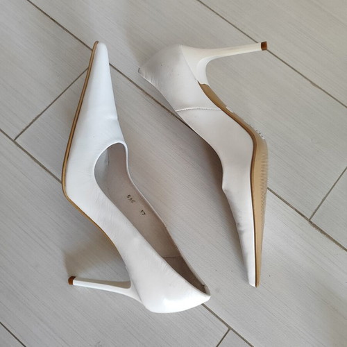 Vintage white pointed heels Italy new, leather