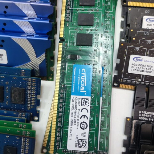 Ram DDR3 4GB DIMMs like new, 50 pieces, 1333MHz and 1600MHz
