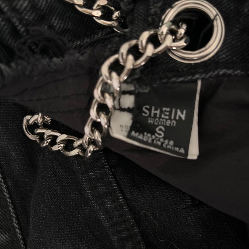 Shein black denim shorts like new with chain size S