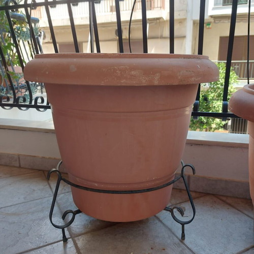 Large balcony flower pots used, set of 2 with base and saucer