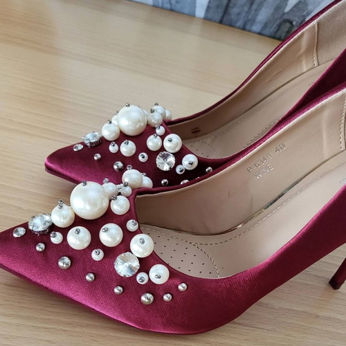 Velvet wine red pumps with decorative pearls, new, size 40