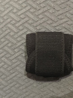 Adjustable black wristband Anatomic Line, like new