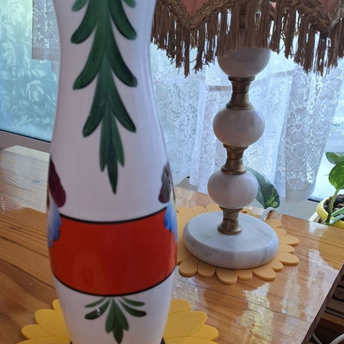 Tall glass vase like new, hand-painted