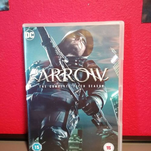 Arrow Season 5 DVD used, no Greek subtitles