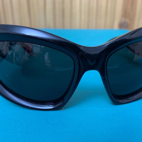 Balenciaga BB0228S/001 women's sunglasses like new, black