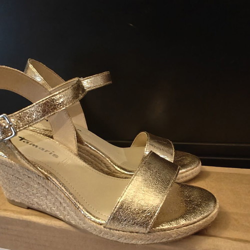 Tamaris sandals size 36, like new, gold color