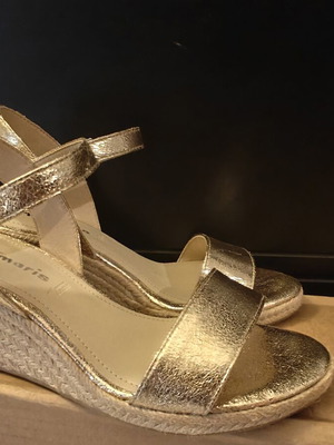 Tamaris sandals size 36, like new, gold color