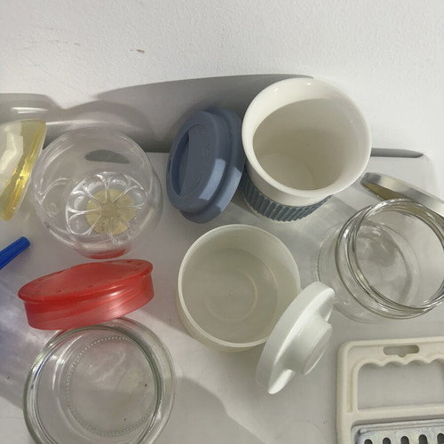 Set of 22 kitchen items