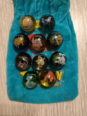 Pokémon βόλοι με 10 γυάλινους βόλους, βελούδινο πουγκί