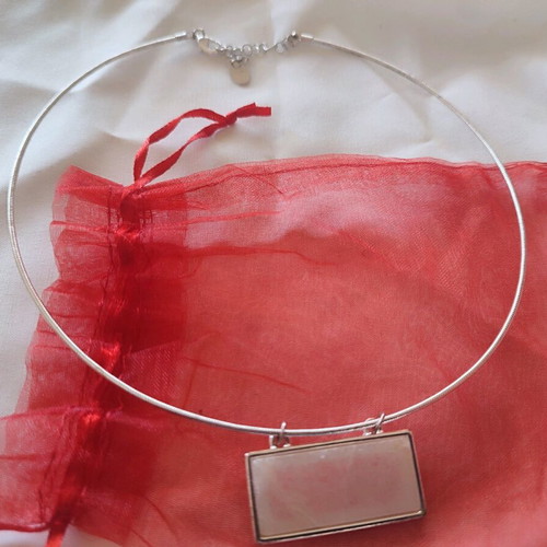 Accessorize silver necklace with transparent stone like new
