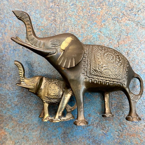 Vintage solid brass mother and baby elephant figurine used