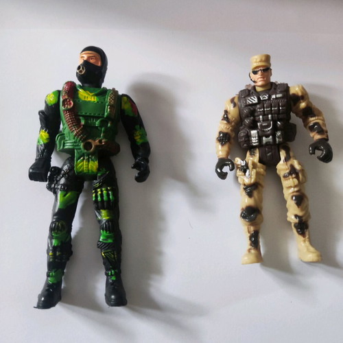 Military battle figures used in very good condition