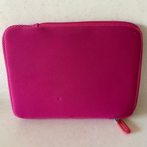 Case Logic tablet case 8” like new
