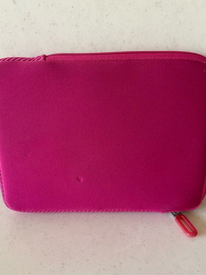 Case Logic tablet case 8” like new