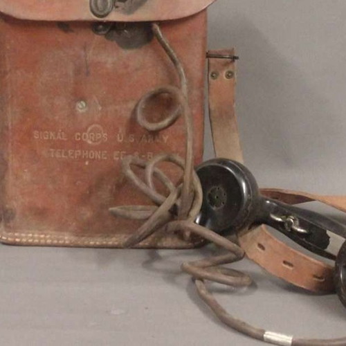 Signal Corps U.S. Army Field Telephone EE-8-B used, collectible