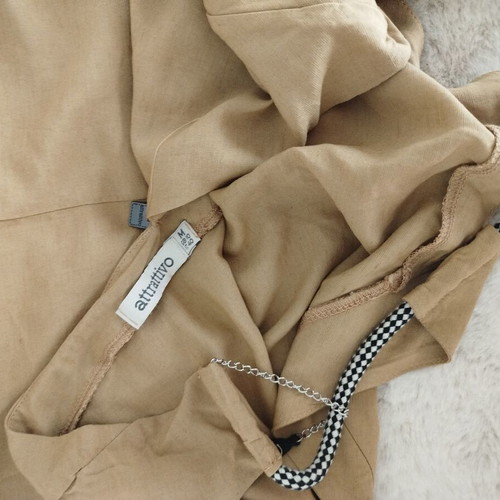 Attrattivo beige top medium new