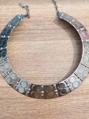 Steel silver necklace like new with chain