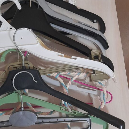 Clothes hangers set of 22 like new