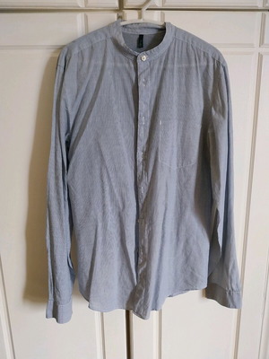 Benetton Mao Shirt like new, thin spring fabric, size L