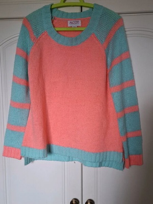 Women's knitted sweater like new, multicolored, size L