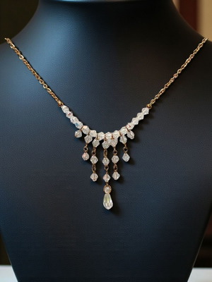 Ατσάλινο επιχρυσωμένο κολιέ με κρύσταλλα καινούργιο, χρυσαφί