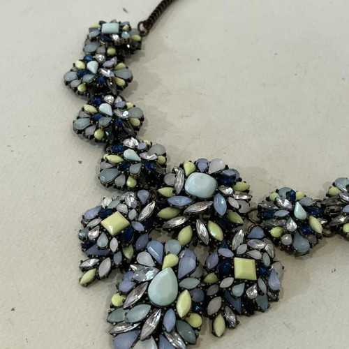 Vintage statement necklace with blue beads, 28cm