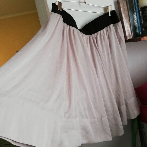 H&M beige skirt, size 44, polyester lining