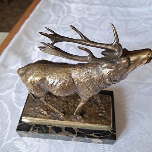 Bronze deer on marble base, late 20th century Germany